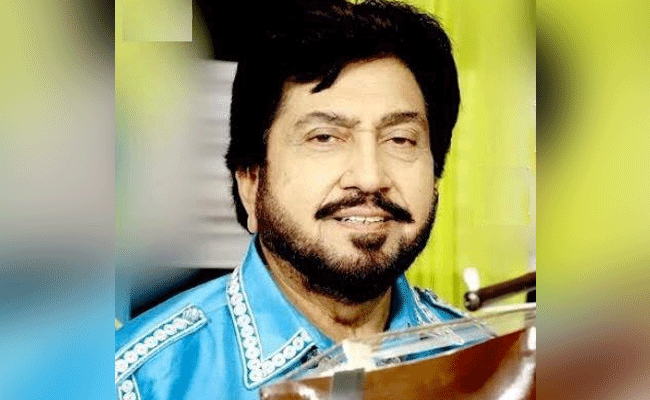 ಖ್ಯಾತ ಪಂಜಾಬಿ ಗಾಯಕ ಸುರಿಂದರ್ ಶಿಂದ ನಿಧನ ಖ್ಯಾತ ಪಂಜಾಬಿ ಗಾಯಕ ಸುರಿಂದರ್ ಶಿಂದ ನಿಧನ