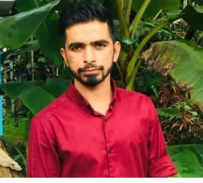 ನೆಲ್ಯಾಡಿ: ಲಾರಿಗೆ ಬೈಕ್ ಢಿಕ್ಕಿ; ಬೈಕ್ ಸವಾರ ಮೃತ್ಯು ನೆಲ್ಯಾಡಿ: ಲಾರಿಗೆ ಬೈಕ್ ಢಿಕ್ಕಿ; ಬೈಕ್ ಸವಾರ ಮೃತ್ಯು