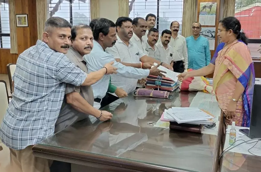 ಸರಕಾರಿ ನೌಕರರ ಅಧ್ಯಕ್ಷರ ವಿರುದ್ಧ ಸುಳ್ಳು ದೂರು: ಕ್ರಮಕ್ಕೆ ಮನವಿ