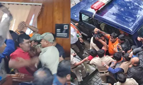 ಶಿವಮೊಗ್ಗ: ಪಠ್ಯ ಪರಿಷ್ಕರಣೆ ಖಂಡಿಸಿ ಬಿಜೆಪಿ ಯುವ ಮೋರ್ಚಾದಿಂದ ದಿಢೀರ್ ಪ್ರತಿಭಟನೆ; ಸಚಿವರಿಗೆ ಕಪ್ಪು ಬಟ್ಟೆ ಪ್ರದರ್ಶನ