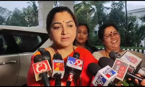 ಕಾಲೇಜು ವಿಡಿಯೋ ಚಿತ್ರೀಕರಣ ಪ್ರಕರಣ: ರಾಷ್ಟ್ರೀಯ ಮಹಿಳಾ ಆಯೋಗದ ಸದಸ್ಯೆ ಖುಷ್ಬೂ ಉಡುಪಿಗೆ ಆಗಮನ