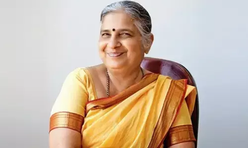 ‘‘ಸಸ್ಯಹಾರಿಯಾಗಿರುವುದರಿಂದ ಚಮಚ ಕೊಂಡೊಯ್ಯುತ್ತೇನೆ’’: ವಿವಾದಕ್ಕೀಡಾದ ಸುಧಾಮೂರ್ತಿ ಹೇಳಿಕೆ