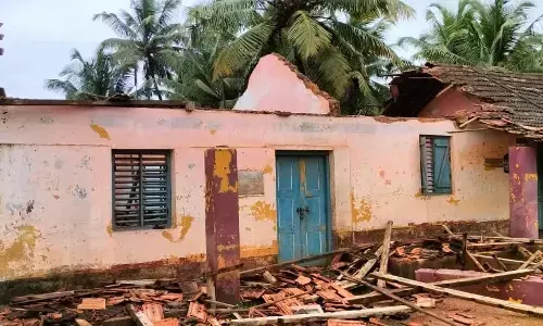 ತಾರಾಪತಿ ಶಾಲಾ ಮೇಲ್ಚಾವಣಿ ಕುಸಿತ: ಅಪಾರ ಹಾನಿ