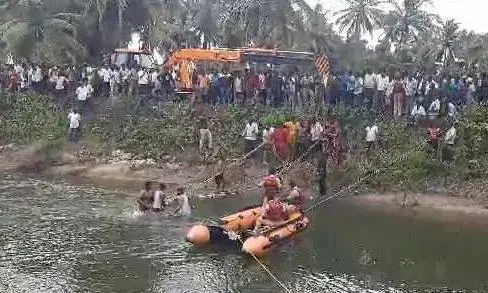 ಮಂಡ್ಯ | ನಾಲೆಗೆ ಬಿದ್ದ ಕಾರು; ಚಾಲಕ ನೀರು ಪಾಲು