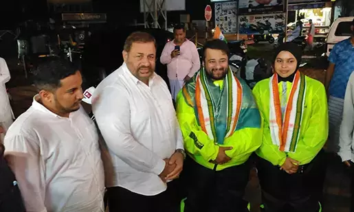 ಬೈಕ್ ನಲ್ಲಿ ಕಾರ್ಗಿಲ್ ಗೆ ಹೊರಟ ಬ್ಯಾರಿ ದಂಪತಿಗೆ ಭಟ್ಕಳದಲ್ಲಿ ಸ್ವಾಗತ