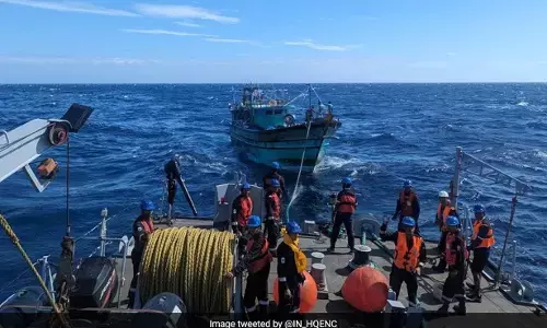 ಪ್ರತಿಕೂಲ ಹವಾಮಾನ: ಬಂಗಾಳ ಕೊಲ್ಲಿಯಲ್ಲಿ ಸಿಲುಕಿದ್ದ 36 ಭಾರತೀಯ ಮೀನುಗಾರರ ರಕ್ಷಣೆ