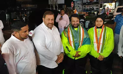 ಬೈಕ್ ನಲ್ಲಿ ಕಾರ್ಗಿಲ್ ಗೆ ಹೊರಟ ಬ್ಯಾರಿ ದಂಪತಿಗೆ ಭಟ್ಕಳದಲ್ಲಿ ಸ್ವಾಗತ