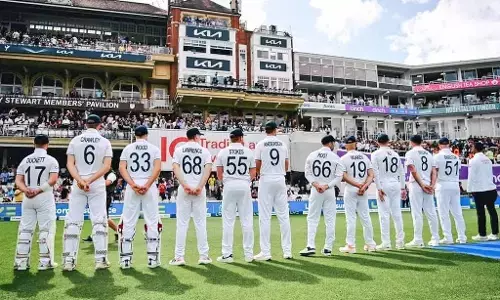 ‘ಮರೆತು’ ಸಹ ಆಟಗಾರರ ಜರ್ಸಿಯನ್ನುಟ್ಟು ಮೈದಾನಕ್ಕೆ ಇಳಿದ ಇಂಗ್ಲೆಂಡ್ ಕ್ರಿಕೆಟಿಗರು!