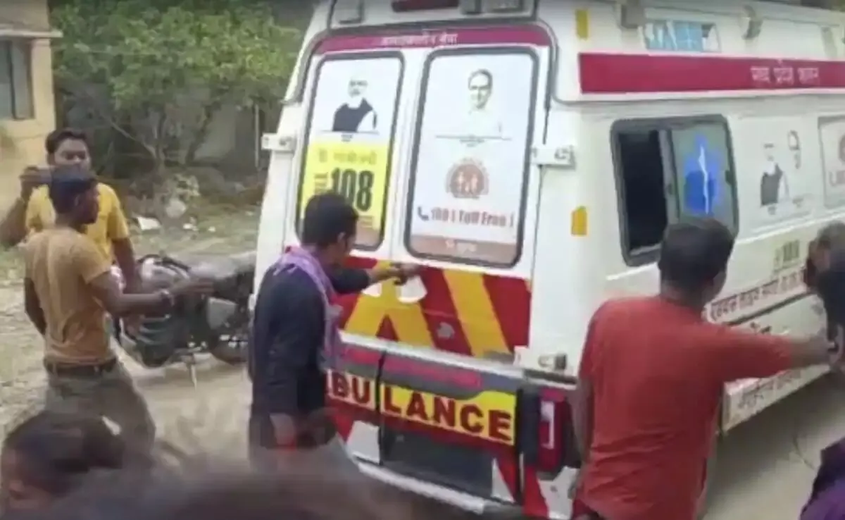 ಮಧ್ಯಪ್ರದೇಶ: ಅಪ್ರಾಪ್ತ ಬಾಲಕಿಯ ಅತ್ಯಾಚಾರ ಮಧ್ಯಪ್ರದೇಶ: ಅಪ್ರಾಪ್ತ ಬಾಲಕಿಯ ಅತ್ಯಾಚಾರ