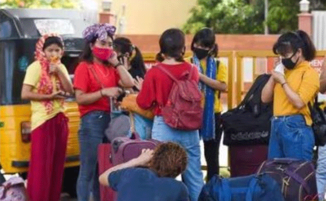 ಕರ್ನಾಟಕಕ್ಕೆ ಬರುವ ಮಣಿಪುರದ ವಿದ್ಯಾರ್ಥಿಗಳಿಗೆ ಸರಕಾರಿ ಶಾಲೆಗಳಲ್ಲಿ ದಾಖಲಾತಿಯನ್ನು ನೀಡುವಂತೆ ಶಿಕ್ಷಣ ಇಲಾಖೆ ಸುತ್ತೋಲೆ ಕರ್ನಾಟಕಕ್ಕೆ ಬರುವ ಮಣಿಪುರದ ವಿದ್ಯಾರ್ಥಿಗಳಿಗೆ ಸರಕಾರಿ ಶಾಲೆಗಳಲ್ಲಿ ದಾಖಲಾತಿಯನ್ನು ನೀಡುವಂತೆ ಶಿಕ್ಷಣ ಇಲಾಖೆ ಸುತ್ತೋಲೆ