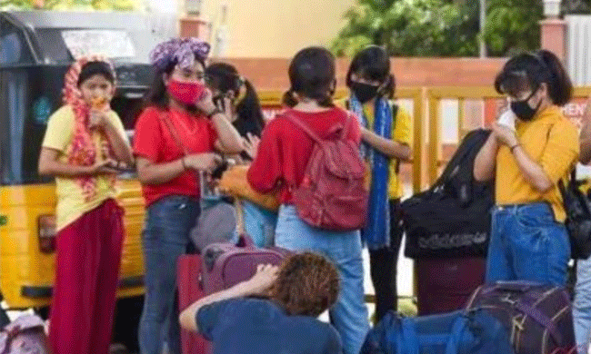 ಕರ್ನಾಟಕಕ್ಕೆ ಬರುವ ಮಣಿಪುರದ ವಿದ್ಯಾರ್ಥಿಗಳಿಗೆ ಸರಕಾರಿ ಶಾಲೆಗಳಲ್ಲಿ ದಾಖಲಾತಿಯನ್ನು ನೀಡುವಂತೆ ಶಿಕ್ಷಣ ಇಲಾಖೆ ಸುತ್ತೋಲೆ