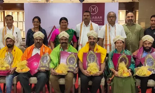 ಉಡುಪಿ: ಮಲಬಾರ್ ಗೋಲ್ಡ್ನಿಂದ ರಕ್ತದಾನ ಶಿಬಿರ, ರಕ್ತದಾನಿಗಳಿಗೆ ಸನ್ಮಾನ