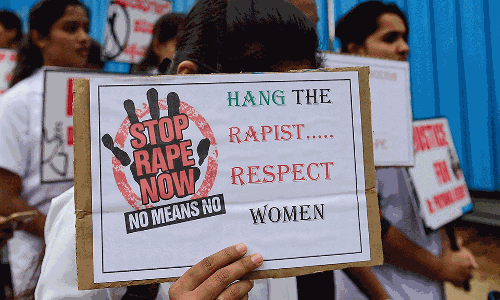 ಕೇರಳದಲ್ಲಿ ಬಾಲಕಿಯ ಮೇಲೆ ಅತ್ಯಾಚಾರ, ಹತ್ಯೆ: ಆರೋಪಿಗೆ ಮರಣ ದಂಡನೆ ವಿಧಿಸುವಂತೆ ಜನತೆ ಆಗ್ರಹ