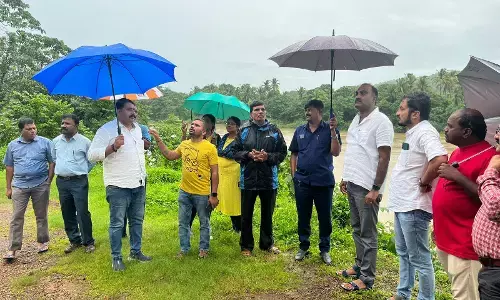 ಶೀಂಬ್ರ ದೇವಳದ ಬಳಿ ನದಿ ಕೊರೆತ: ಶಾಸಕರು, ಅಧಿಕಾರಿಗಳ ತಂಡದಿಂದ ಪರಿಶೀಲನೆ