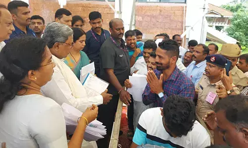 ಸಾರ್ವಜನಿಕರಿಂದ ಸಿಎಂ ಸಿದ್ದರಾಮಯ್ಯ ಅಹವಾಲು ಸ್ವೀಕಾರ: ಉಡುಪಿಗೆ ಸರಕಾರಿ ವೈದ್ಯಕೀಯ ಕಾಲೇಜು ಒದಗಿಸಲು ಮನವಿ