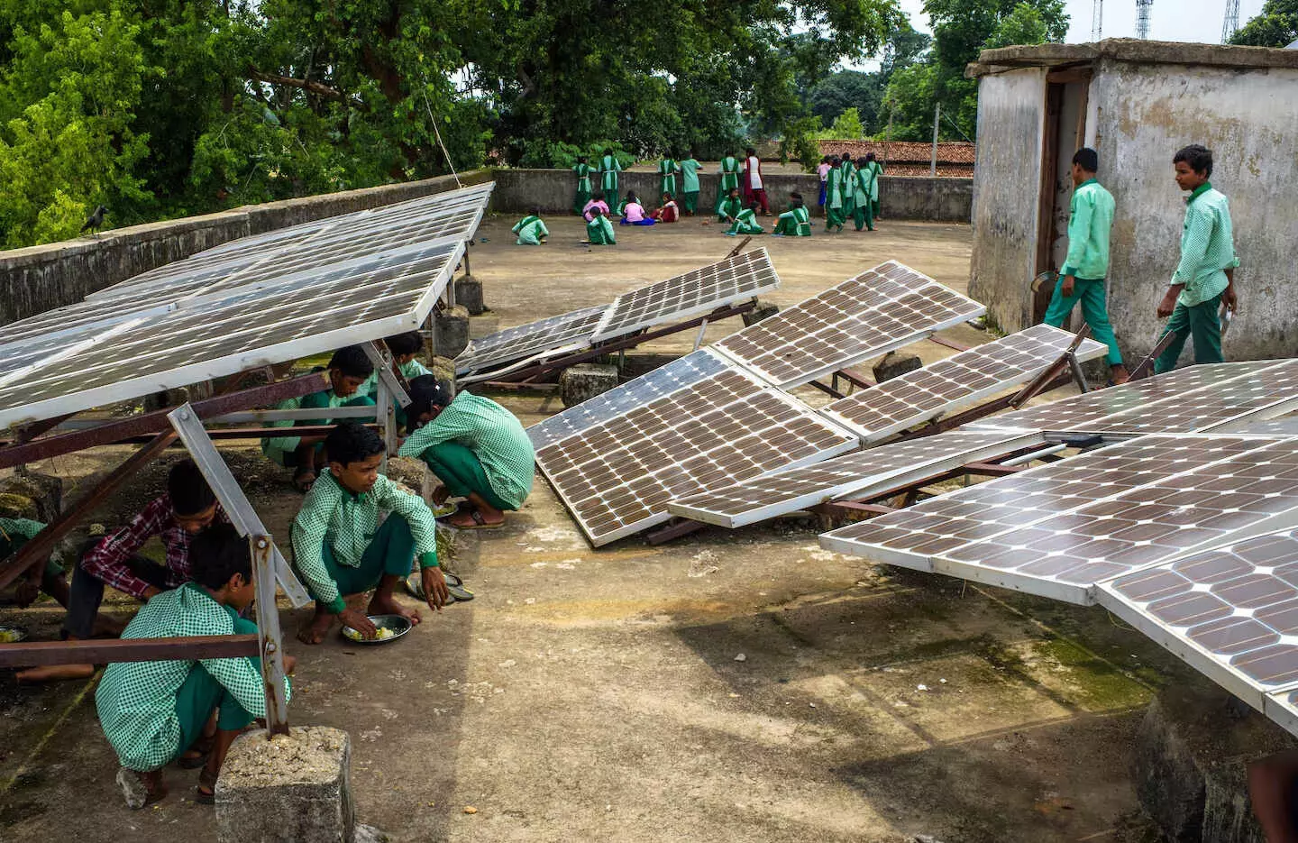 ಸೌರಶಕ್ತಿ ಗ್ರಾಮಗಳಲ್ಲಿನ ದುರ್ಗತಿ ಹಾಳುಬಿದ್ದಿರುವ ಸಾವಿರಾರು ಗ್ರಿಡ್‌ಗಳು
