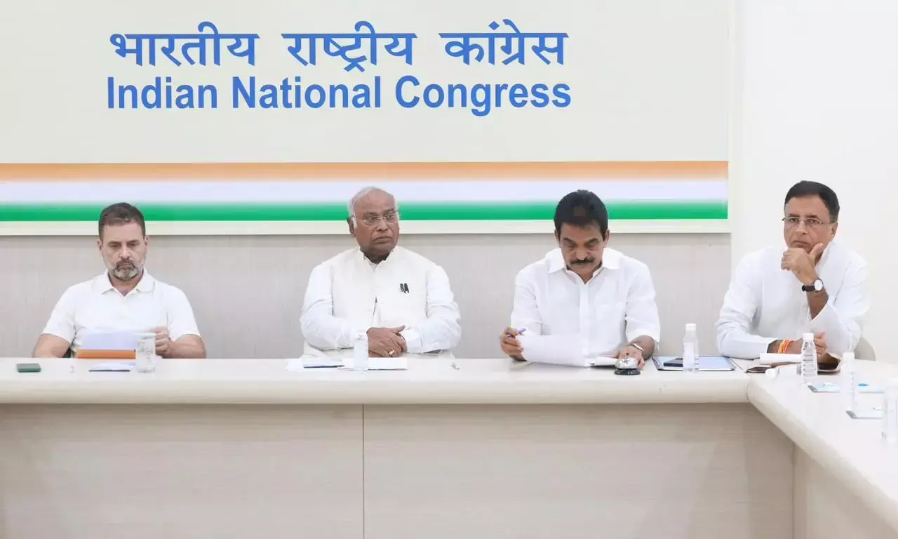 ಲೋಕಸಭಾ ಚುನಾವಣೆಯ ಸಿದ್ಧತೆ ಕುರಿತು ಕಾಂಗ್ರೆಸ್ ವರಿಷ್ಠರ ಚರ್ಚೆ; ರಾಜ್ಯದಿಂದ ಕನಿಷ್ಠ 20ಕ್ಕೂ ಹೆಚ್ಚು ಸ್ಥಾನಗಳು ಗೆಲ್ಲುವ ಗುರಿ