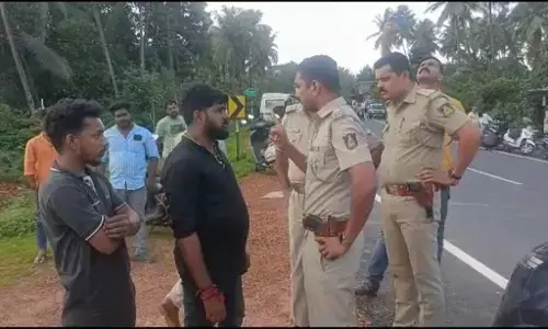 ಕಾರ್ಕಳ: ವೈದ್ಯರು, ಪ್ರಾಧ್ಯಾಪಕರನ್ನು ಅಡ್ಡಗಟ್ಟಿ ಅನೈತಿಕ ಪೊಲೀಸ್ ಗಿರಿ: ಐವರು ಸಂಘಪರಿವಾರದ ಕಾರ್ಯಕರ್ತರ ಬಂಧನ