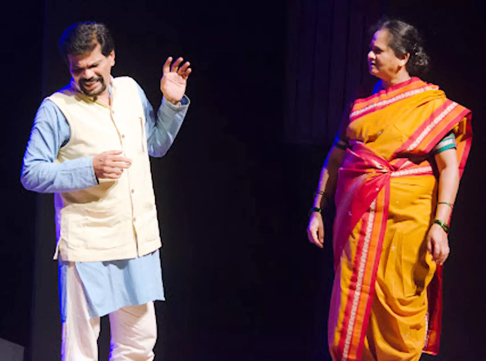 ಹೋರಾಟಗಾತಿಯೊಬ್ಬಳ ಕತೆ ‘ವಖಾರಿ ಧೂಸ’ ಹೋರಾಟಗಾತಿಯೊಬ್ಬಳ ಕತೆ ‘ವಖಾರಿ ಧೂಸ’