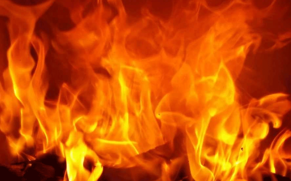 ಯುಎಇ: ಅಬುಧಾಬಿಯ ವಾಣಿಜ್ಯ ಕಟ್ಟಡದಲ್ಲಿ ಅಗ್ನಿ ಅವಘಡ