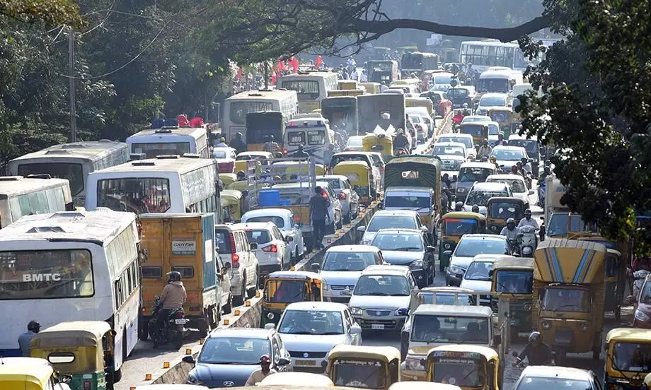 ಬೆಂಗಳೂರು ಸಂಚಾರ ದಟ್ಟಣೆ ನಿವಾರಣೆಗೆ ಎಕ್ಸ್ ಪ್ರೆಷನ್ ಆಫ್ ಇ-ಟ್ರಸ್ಟ್ ಮೂಲಕ ಜಾಗತಿಕ ಟೆಂಡರ್: ಡಿ.ಕೆ.ಶಿವಕುಮಾರ್ ಬೆಂಗಳೂರು ಸಂಚಾರ ದಟ್ಟಣೆ ನಿವಾರಣೆಗೆ ಎಕ್ಸ್ ಪ್ರೆಷನ್ ಆಫ್ ಇ-ಟ್ರಸ್ಟ್ ಮೂಲಕ ಜಾಗತಿಕ ಟೆಂಡರ್: ಡಿ.ಕೆ.ಶಿವಕುಮಾರ್