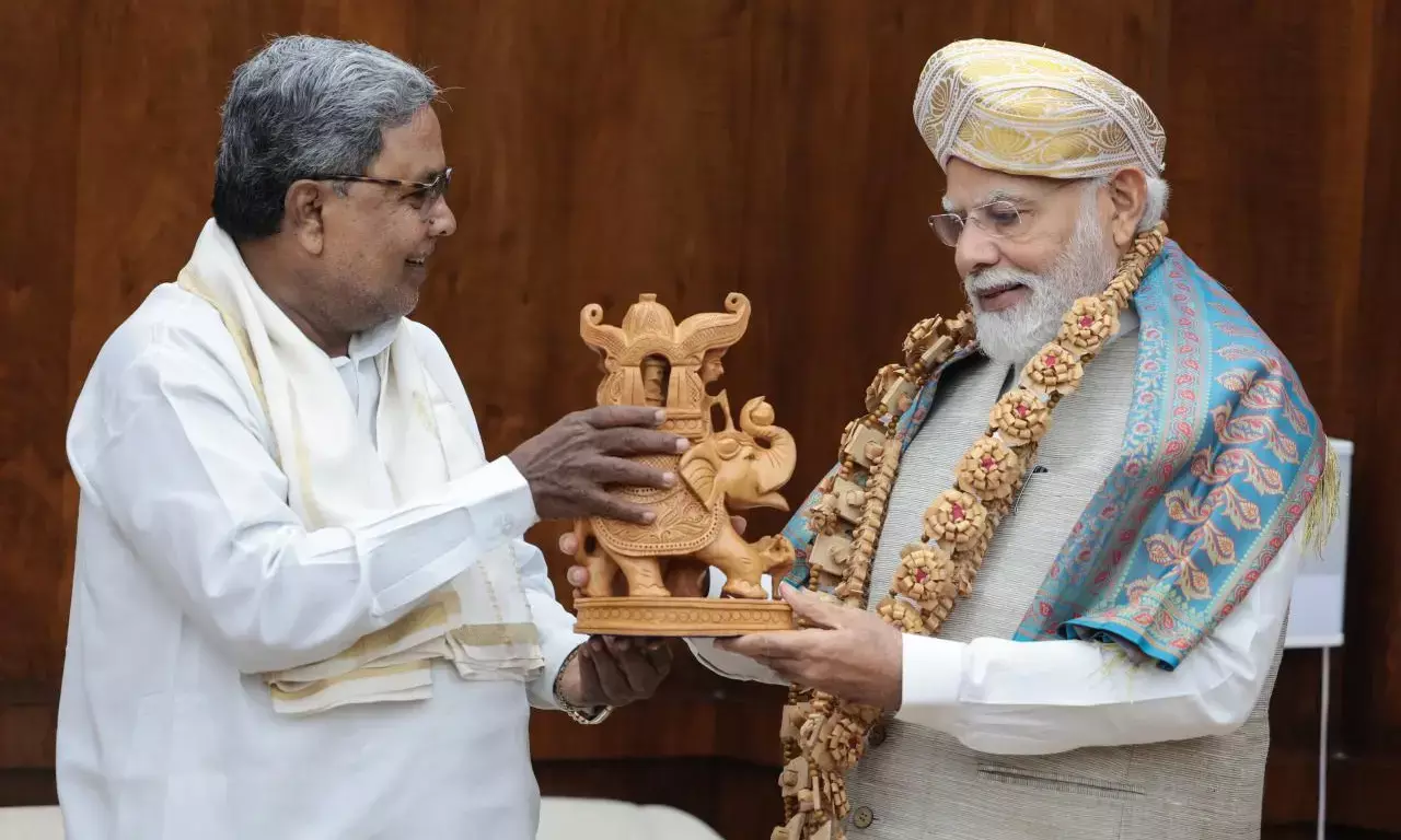 ಪ್ರಧಾನಿ ನರೇಂದ್ರ ಮೋದಿ ಭೇಟಿಯಾದ ಸಿಎಂ ಸಿದ್ದರಾಮಯ್ಯ