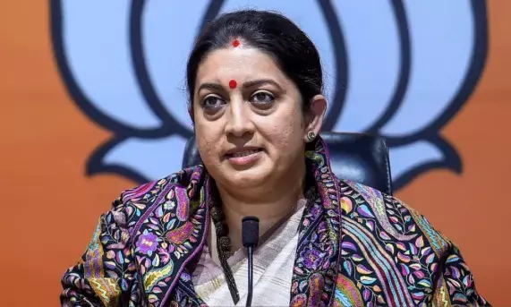 ಮೆಟ್ರಿಕ್‌ಪೂರ್ವ ಅಲ್ಪಸಂಖ್ಯಾತ ವಿದ್ಯಾರ್ಥಿವೇತನ ಯೋಜನೆ ರದ್ದತಿಯನ್ನು ಸಮರ್ಥಿಸಿದ ಕೇಂದ್ರ ಸಚಿವೆ ಸ್ಮೃತಿ ಇರಾನಿ