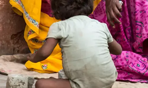 ಗುಜರಾತ್ ನಲ್ಲಿ ಅಪೌಷ್ಟಿಕತೆಯಿಂದ ಮಕ್ಕಳ ಸಾವು ಇದು ಹೇಳುತ್ತಿರುವ ಭಾರತದ ಅಭಿವೃದ್ಧಿಯ ಕಥೆ ಏನು?