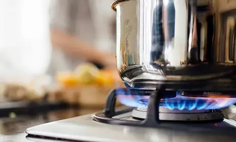 ಗ್ಯಾಸ್ ಸಂಪರ್ಕ ಪರಿಶೀಲನೆಗೆ ಶುಲ್ಕ: ಪೆಟ್ರೋಲಿಯಂ ಕಂಪೆನಿ ವಿರುದ್ಧ ದೂರು