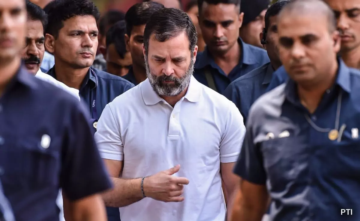 ದೂರುದಾರ ಪೂರ್ಣೇಶ್ ಮೋದಿಯ ಮೂಲ ಉಪ ನಾಮ ಮೋದಿ ಅಲ್ಲ: ಸುಪ್ರೀಂಕೋರ್ಟ್ ನಲ್ಲಿ ರಾಹುಲ್ ಪರ ವಕೀಲರು ನಡೆಸಿದ ವಾದ ಏನು? ದೂರುದಾರ ಪೂರ್ಣೇಶ್ ಮೋದಿಯ ಮೂಲ ಉಪ ನಾಮ ಮೋದಿ ಅಲ್ಲ: ಸುಪ್ರೀಂಕೋರ್ಟ್ ನಲ್ಲಿ ರಾಹುಲ್ ಪರ ವಕೀಲರು ನಡೆಸಿದ ವಾದ ಏನು?