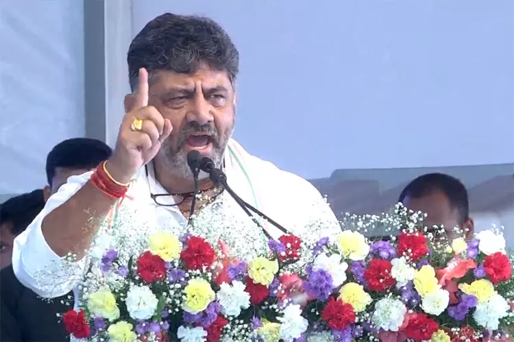 ಉದ್ಯಮಿಗಳ ಲಕ್ಷಾಂತರ ಕೋಟಿ ಸಾಲ ಮನ್ನಾದಿಂದ ದೇಶ ದಿವಾಳಿ ಆಗುವುದಿಲ್ಲವೇ: ಡಿಸಿಎಂ ಡಿ.ಕೆ. ಶಿವಕುಮಾರ್