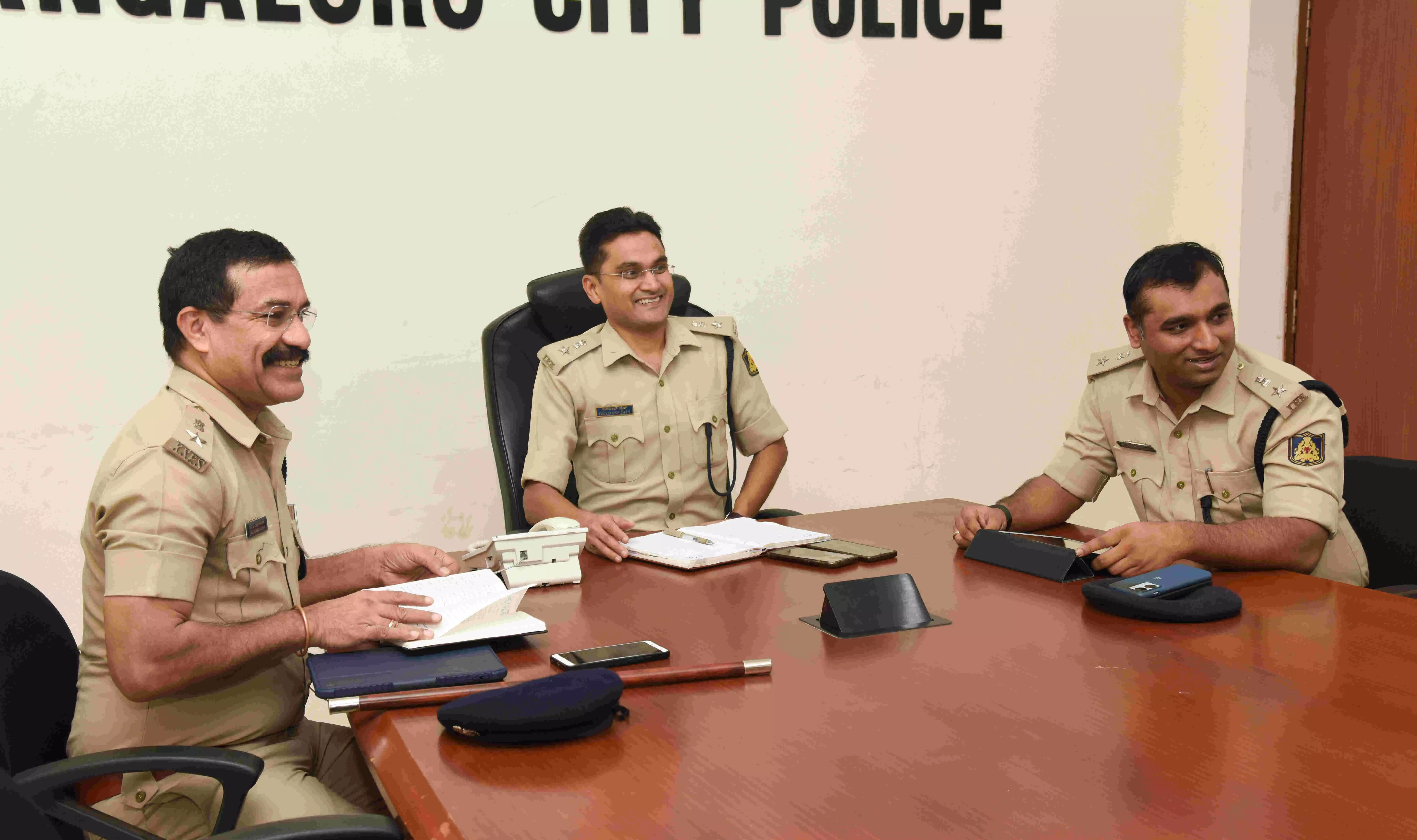 ಒಂಟಿಯಾಗಿ ವಾಸವಾಗಿರುವ ಹಿರಿಯ ನಾಗರಿಕರ ಆರೋಗ್ಯ ವಿಚಾರಣೆ : ಕಮಿಷನರ್ ಕುಲದೀಪ್ ಕುಮಾರ್ ಜೈನ್