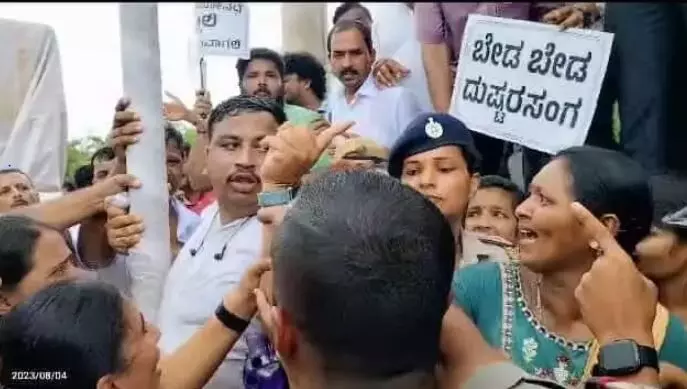 ಸೌಜನ್ಯಾ ಕುಟುಂಬದವರ ಮೇಲೆ ನಡೆದ ದೌರ್ಜನ್ಯ ಖಂಡನೀಯ: ಜನವಾದಿ ಮಹಿಳಾ ಸಂಘಟನೆ ಸೌಜನ್ಯಾ ಕುಟುಂಬದವರ ಮೇಲೆ ನಡೆದ ದೌರ್ಜನ್ಯ ಖಂಡನೀಯ: ಜನವಾದಿ ಮಹಿಳಾ ಸಂಘಟನೆ