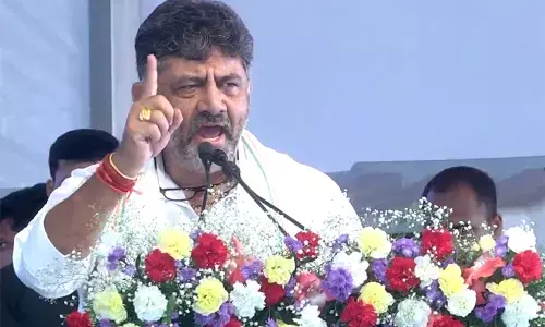 ಉದ್ಯಮಿಗಳ ಲಕ್ಷಾಂತರ ಕೋಟಿ ಸಾಲ ಮನ್ನಾದಿಂದ ದೇಶ ದಿವಾಳಿ ಆಗುವುದಿಲ್ಲವೇ: ಡಿಸಿಎಂ ಡಿ.ಕೆ. ಶಿವಕುಮಾರ್