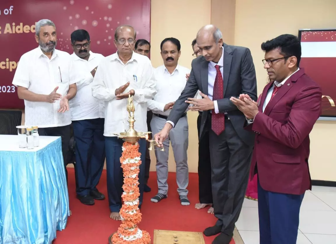 ಹೊಸ ಶೈಕ್ಷಣಿಕ ಪದ್ಧತಿಯೆಡೆಗೆ ದೃಷ್ಟಿಕೋನ ಹರಿಸಿ: ಪ್ರೊ.ದುರ್ಗಾಪ್ರಸಾದ್