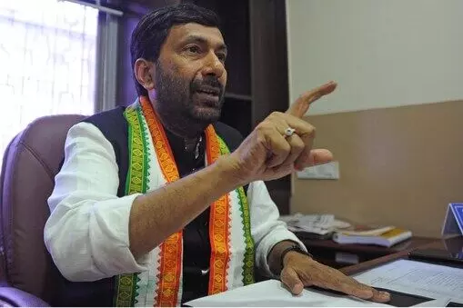 ವಿಧಾನ ಪರಿಷತ್ತಿನ 3 ಸ್ಥಾನಗಳಿಗೆ ನಾಮನಿರ್ದೇಶನ | ರಾಜಭವನಕ್ಕೆ ಯಾವುದೇ ಶಿಫಾರಸ್ಸನ್ನು ಕಳುಹಿಸಿಲ್ಲ: ಸಲೀಂ ಅಹ್ಮದ್ ವಿಧಾನ ಪರಿಷತ್ತಿನ 3 ಸ್ಥಾನಗಳಿಗೆ ನಾಮನಿರ್ದೇಶನ | ರಾಜಭವನಕ್ಕೆ ಯಾವುದೇ ಶಿಫಾರಸ್ಸನ್ನು ಕಳುಹಿಸಿಲ್ಲ: ಸಲೀಂ ಅಹ್ಮದ್