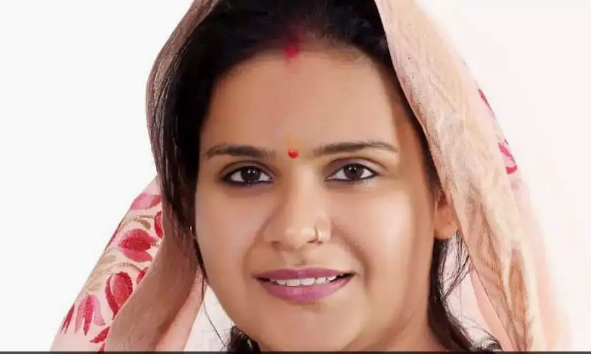 ಲಂಚ ಸ್ವೀಕರಿಸುವಾಗ ಸಿಕ್ಕಿ ಬಿದ್ದ ಪತಿ: ಜೈಪುರ ಮೇಯರ್ ಮುನೇಶ್ ಗುರ್ಜರ್ ರನ್ನು ಅಮಾನತುಗೊಳಿಸಿದ ರಾಜಸ್ಥಾನ ಸರಕಾರ