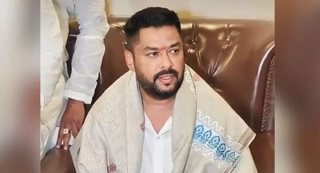 ಅದಿರು ಅಕ್ರಮ: ಸಚಿವ ನಾಗೇಂದ್ರ ವಿರುದ್ಧದ ಆರೋಪ ನಿಗದಿ ಪ್ರಕ್ರಿಯೆ ಆ.31ಕ್ಕೆ ಮುಂದೂಡಿದ ಹೈಕೋರ್ಟ್ ಅದಿರು ಅಕ್ರಮ: ಸಚಿವ ನಾಗೇಂದ್ರ ವಿರುದ್ಧದ ಆರೋಪ ನಿಗದಿ ಪ್ರಕ್ರಿಯೆ ಆ.31ಕ್ಕೆ ಮುಂದೂಡಿದ ಹೈಕೋರ್ಟ್