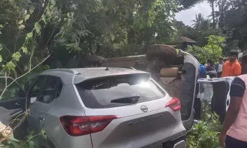 ಚಿಕ್ಕಮಗಳೂರು: ಎರಡು ಕಾರುಗಳ ಮಧ್ಯೆ ಅಪಘಾತ; ಪ್ರಯಾಣಿಕರಿಗೆ ಗಾಯ