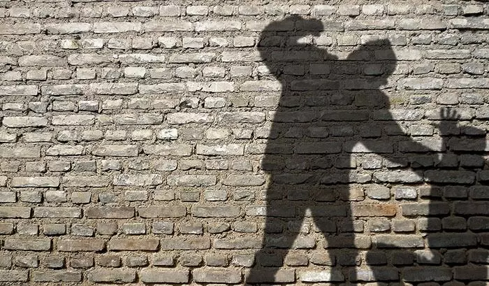 ಮಹಾರಾಷ್ಟ್ರ: ಬಿಜೆಪಿ ನಾಯಕನಿಂದ ಬುಡಕಟ್ಟು ವ್ಯಕ್ತಿಗೆ ನಿಂದನೆ, ಥಳಿತ ಮಹಾರಾಷ್ಟ್ರ: ಬಿಜೆಪಿ ನಾಯಕನಿಂದ ಬುಡಕಟ್ಟು ವ್ಯಕ್ತಿಗೆ ನಿಂದನೆ, ಥಳಿತ