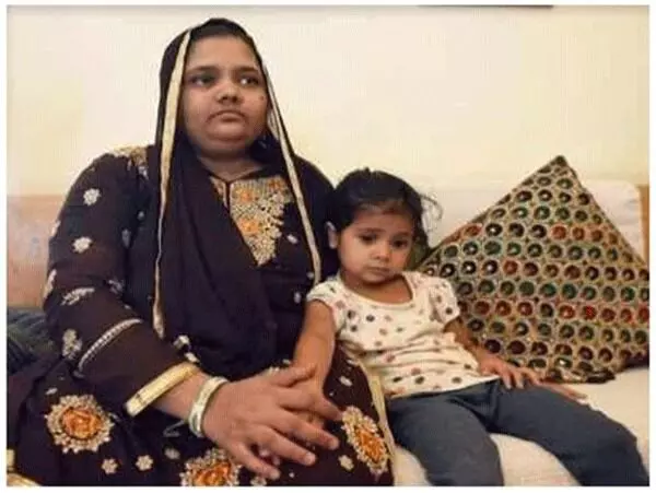 ಬಿಲ್ಕಿಸ್ ಬಾನು ಅತ್ಯಾಚಾರ ಪ್ರಕರಣದ ಆರೋಪಿಗಳ ಬಿಡುಗಡೆ: ಸುಪ್ರೀಂ ಕೋರ್ಟ್ ಹೇಳಿದ್ದೇನು? ಬಿಲ್ಕಿಸ್ ಬಾನು ಅತ್ಯಾಚಾರ ಪ್ರಕರಣದ ಆರೋಪಿಗಳ ಬಿಡುಗಡೆ: ಸುಪ್ರೀಂ ಕೋರ್ಟ್ ಹೇಳಿದ್ದೇನು?