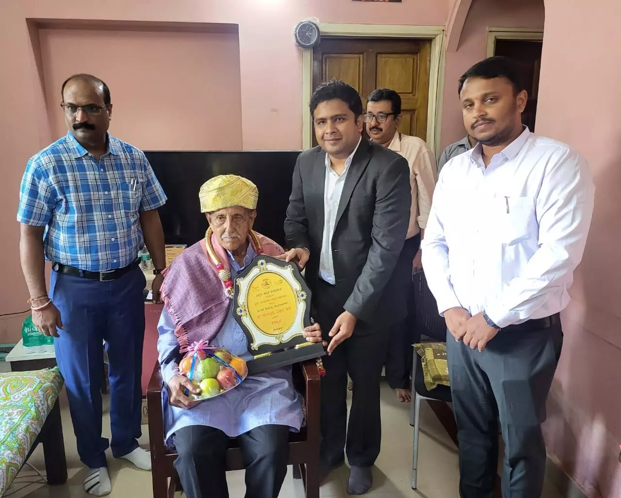 ಸ್ವಾತಂತ್ರ್ಯ ಹೋರಾಟಗಾರ ಮಟ್ಟಾರು ವಿಠ್ಠಲ್ ಕಿಣಿಗೆ ದ.ಕ. ಜಿಲ್ಲಾಡಳಿತದಿಂದ ಸನ್ಮಾನ