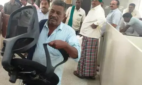 ಮಂಡ್ಯ | ರೈತನಿಗೆ ಪರಿಹಾರ ಮೊತ್ತ ನೀಡಲು ವಿಫಲ: ಉಪವಿಭಾಗಾಧಿಕಾರಿಗಳ ಕಚೇರಿ ಚರಾಸ್ತಿ ಜಪ್ತಿ