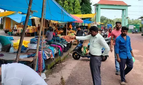 ಆದಿಉಡುಪಿ ಮಾರುಕಟ್ಟೆಯಲ್ಲಿ ನಿಷೇಧಿತ ಪ್ಲಾಸ್ಟಿಕ್ ವಶ: ದಂಡ ವಸೂಲಿ