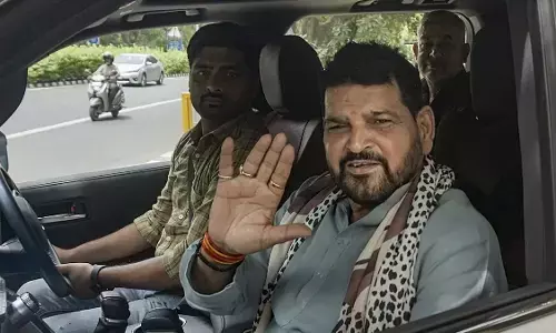 ಲೈಂಗಿಕ ಉದ್ದೇಶವಿಲ್ಲದೆ ಮಹಿಳೆಯನ್ನು ತಬ್ಬಿಕೊಳ್ಳುವುದು ಅಪರಾಧವಲ್ಲ: ಕೋರ್ಟ್ ಗೆ ತಿಳಿಸಿದ ಬ್ರಿಜ್‌ ಭೂಷಣ್