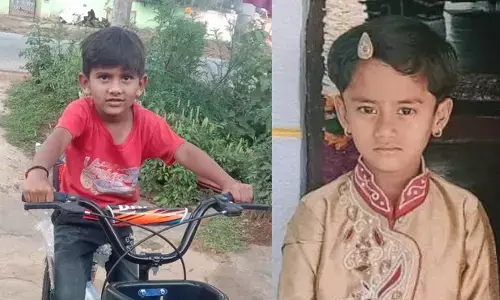 ರಾಮನಗರ: ಟ್ಯೂಷನ್ ಮುಗಿಸಿಕೊಂಡು ವಾಪಸ್ಸಾಗುತ್ತಿದ್ದ ವೇಳೆ ಗೂಡ್ಸ್ ವಾಹನ ಹರಿದು ಶಾಲಾ ಮಕ್ಕಳಿಬ್ಬರು ಮೃತ್ಯು