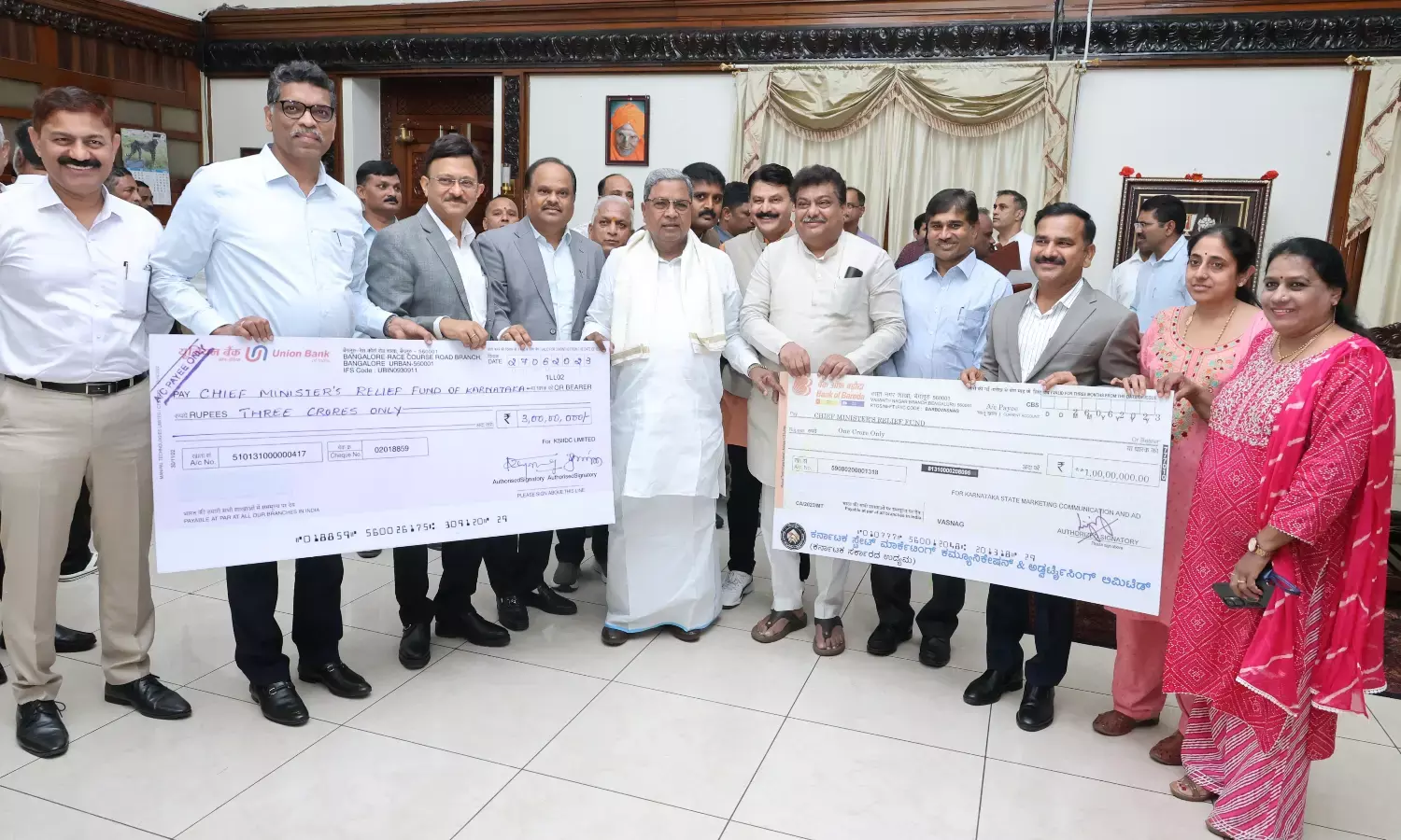 ಮುಖ್ಯಮಂತ್ರಿಗಳ ಪರಿಹಾರ ನಿಧಿಗೆ ಕೆಎಸ್ಐಐಡಿಸಿ, ಎಂಸಿಎ ವತಿಯಿಂದ ಚೆಕ್ ಹಸ್ತಾಂತರ