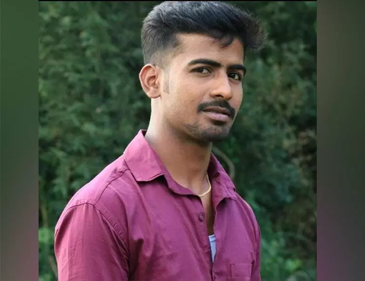 ಕೊಡಗು: ರಸ್ತೆ ಬದಿಯಲ್ಲಿ ಯುವಕನ ಮೃತದೇಹ ಪತ್ತೆ