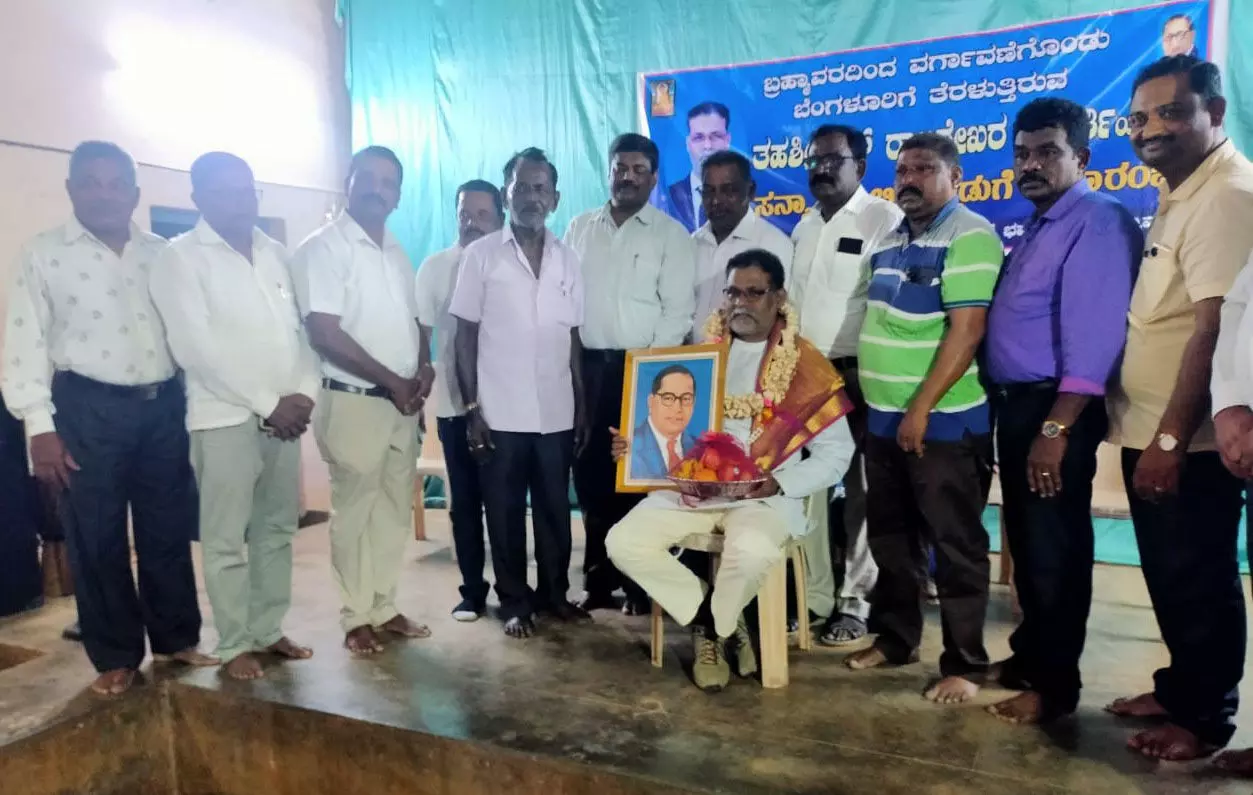 ಬ್ರಹ್ಮಾವರ ತಹಶೀಲ್ದಾರ್‌ಗೆ ದಸಂಸದಿಂದ ಬೀಳ್ಕೊಡುಗೆ- ಸನ್ಮಾನ