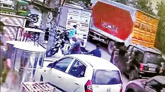 ಕೆಟ್ಟು ನಿಂತ ಕಾರು: ತಂದೆ-ಮಕ್ಕಳ ಅಪಹರಣ ಯತ್ನ ವಿಫಲ!